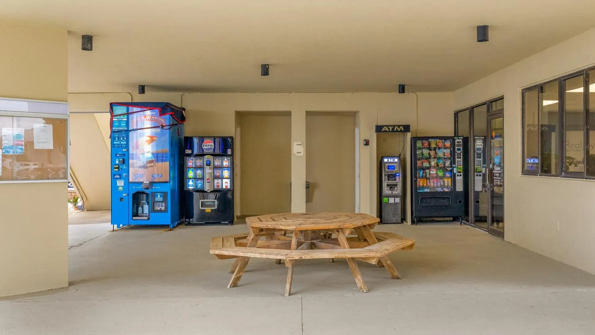 Sunbird Resort! Ground-Floor Renovated Beach Condo! Free Beach Chairs! By Dolce Vita Getaways Pcb Panama City Beach