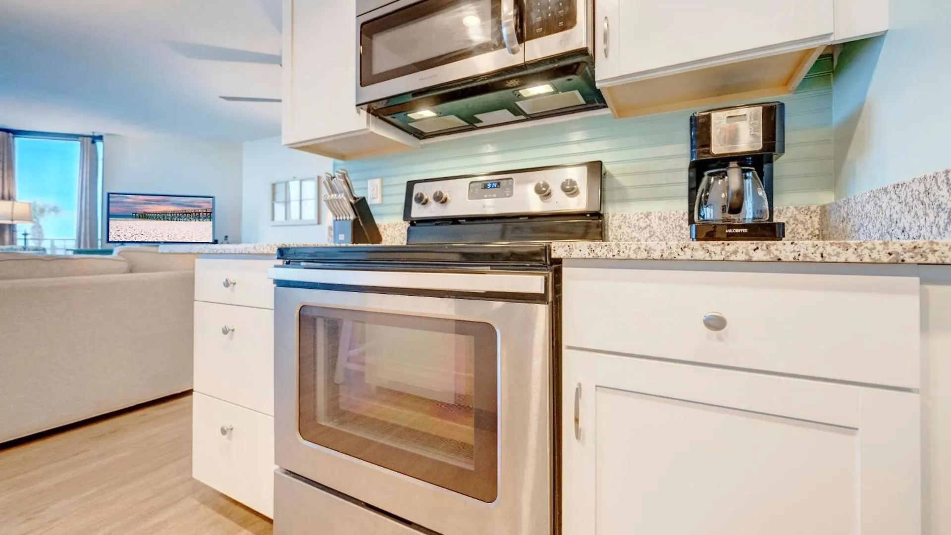 Sunbird Resort! Ground-Floor Renovated Beach Condo! Free Beach Chairs! By Dolce Vita Getaways Pcb Panama City Beach United States