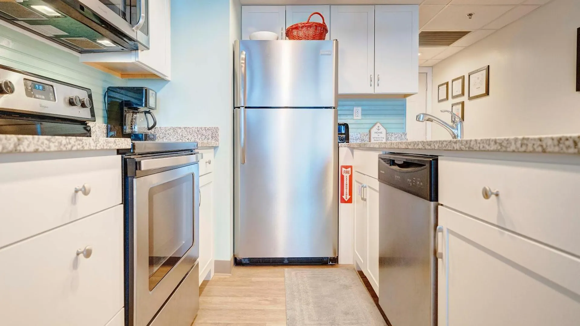 Apartment Sunbird Resort! Ground-Floor Renovated Beach Condo! Free Beach Chairs! By Dolce Vita Getaways Pcb Panama City Beach United States