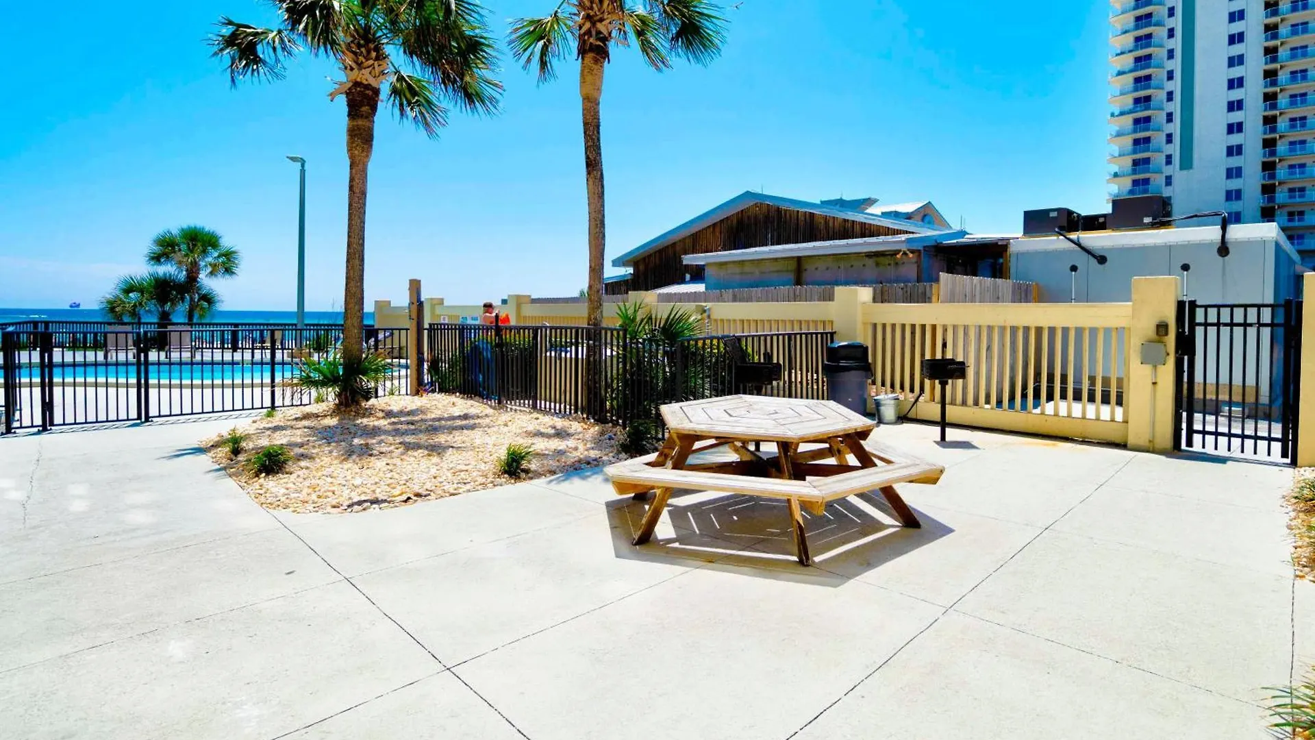 Sunbird Resort! Ground-Floor Renovated Beach Condo! Free Beach Chairs! By Dolce Vita Getaways Pcb Panama City Beach 0*,