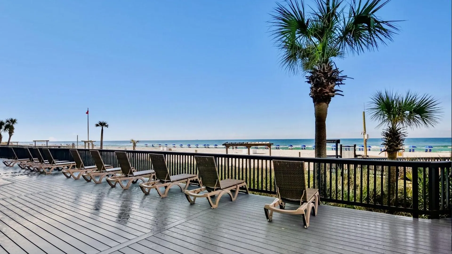 Sunbird Resort! Ground-Floor Renovated Beach Condo! Free Beach Chairs! By Dolce Vita Getaways Pcb 巴拿马城 公寓