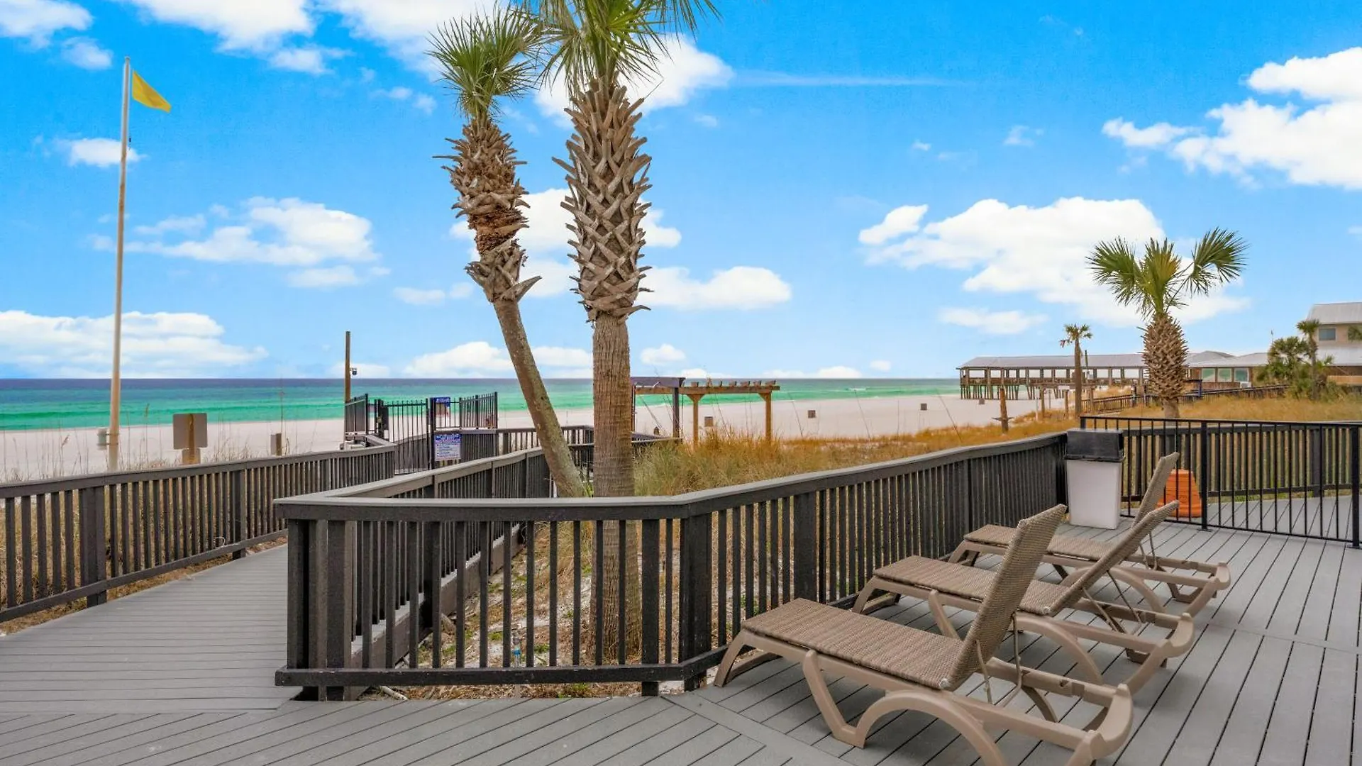 Sunbird Resort! Ground-Floor Renovated Beach Condo! Free Beach Chairs! By Dolce Vita Getaways Pcb 巴拿马城 公寓
