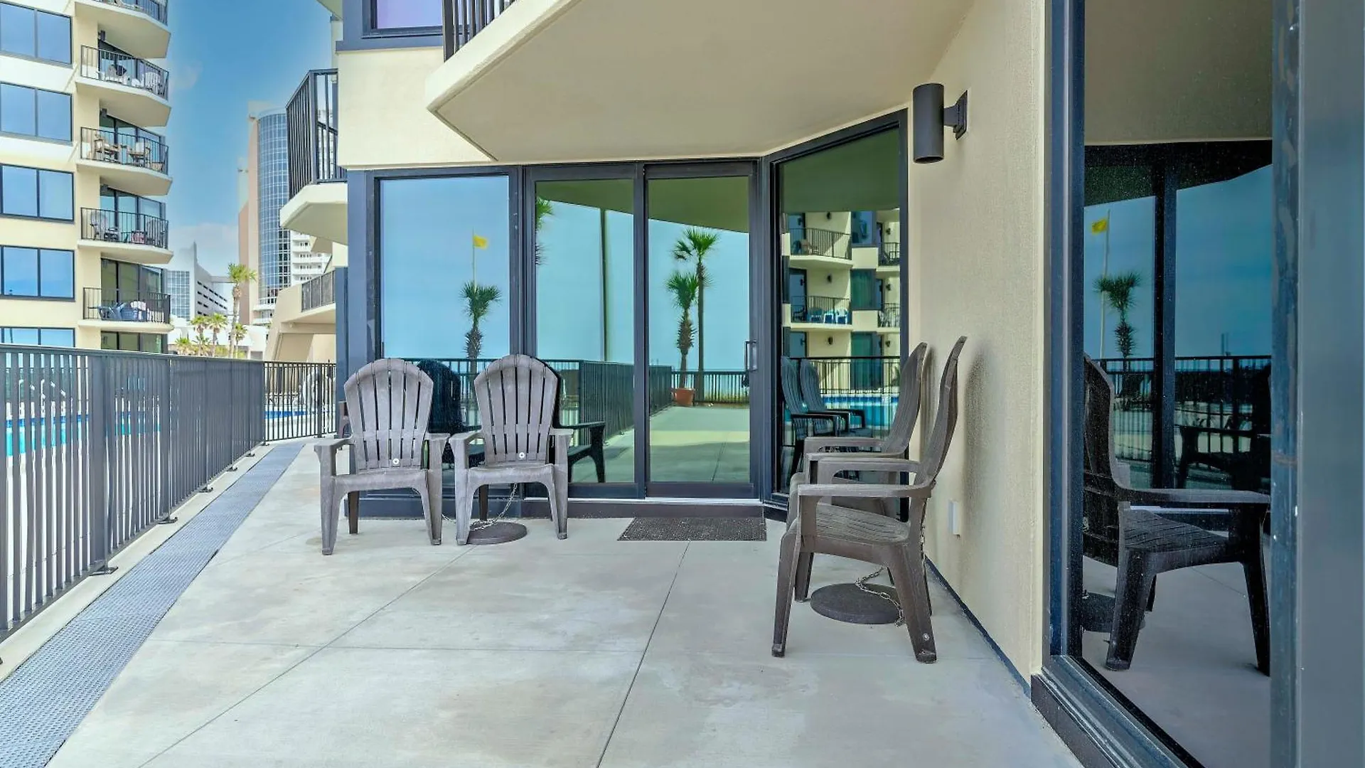 公寓 Sunbird Resort! Ground-Floor Renovated Beach Condo! Free Beach Chairs! By Dolce Vita Getaways Pcb 巴拿马城