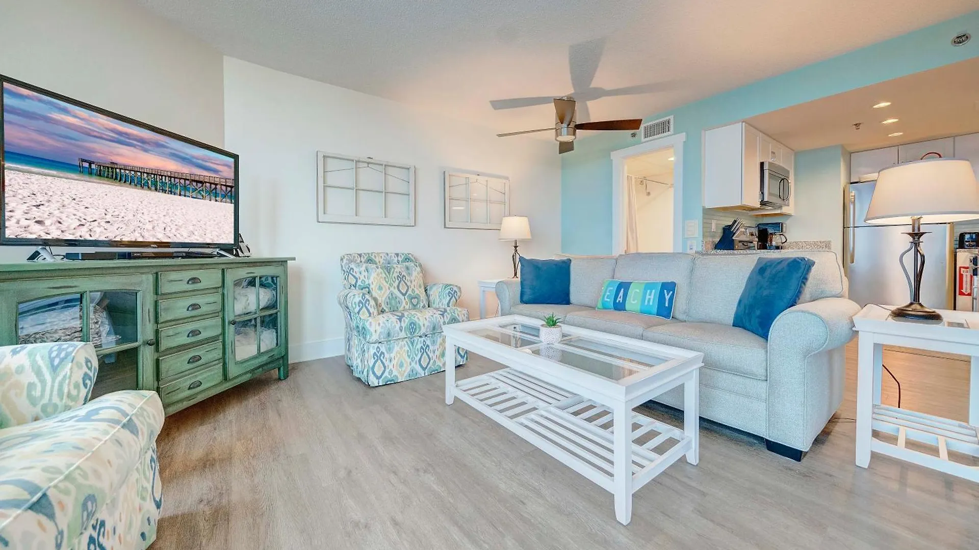 Sunbird Resort! Ground-Floor Renovated Beach Condo! Free Beach Chairs! By Dolce Vita Getaways Pcb 巴拿马城 0*,  美国
