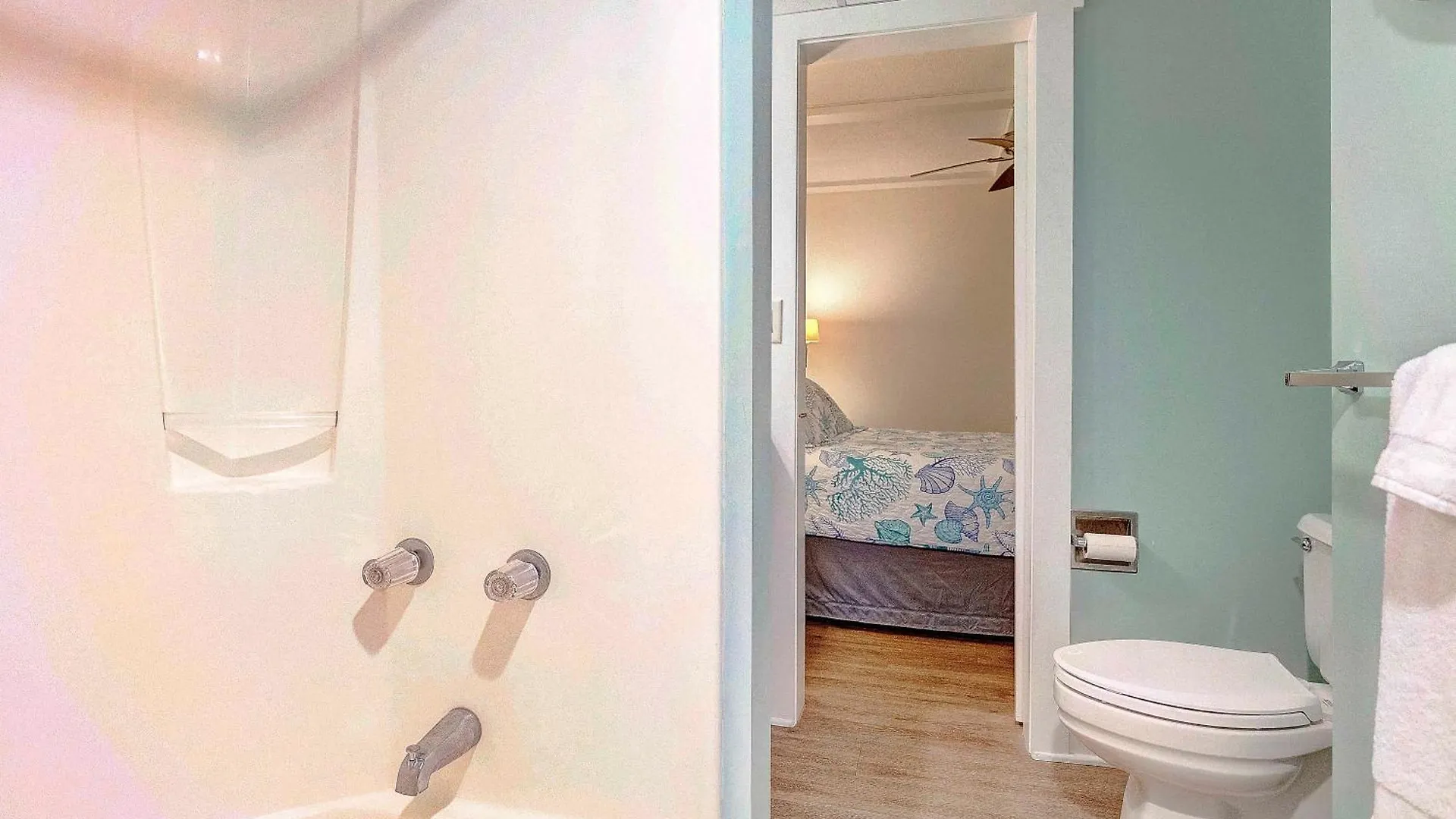 Apartman Sunbird Resort! Ground-Floor Renovated Beach Condo! Free Beach Chairs! By Dolce Vita Getaways Pcb Panama City Beach