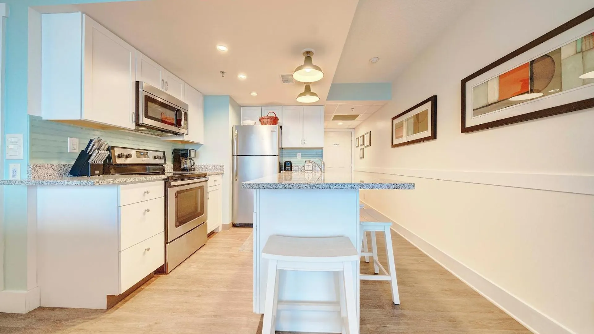 Sunbird Resort! Ground-Floor Renovated Beach Condo! Free Beach Chairs! By Dolce Vita Getaways Pcb 巴拿马城